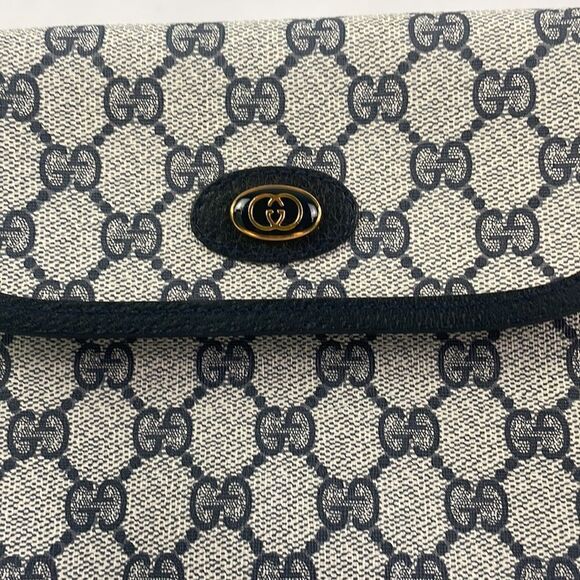 Gucci Small Vintage Blue Logo Clutch - Picture 2 of 9